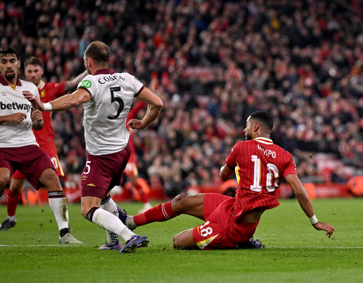 西汉姆联继续领跑保级战，实力不容小觑的简单介绍