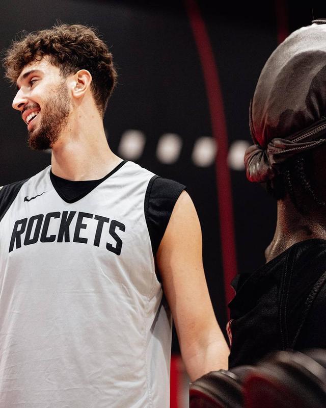 关于球员之间互相学习，不断提升技艺和水平的信息