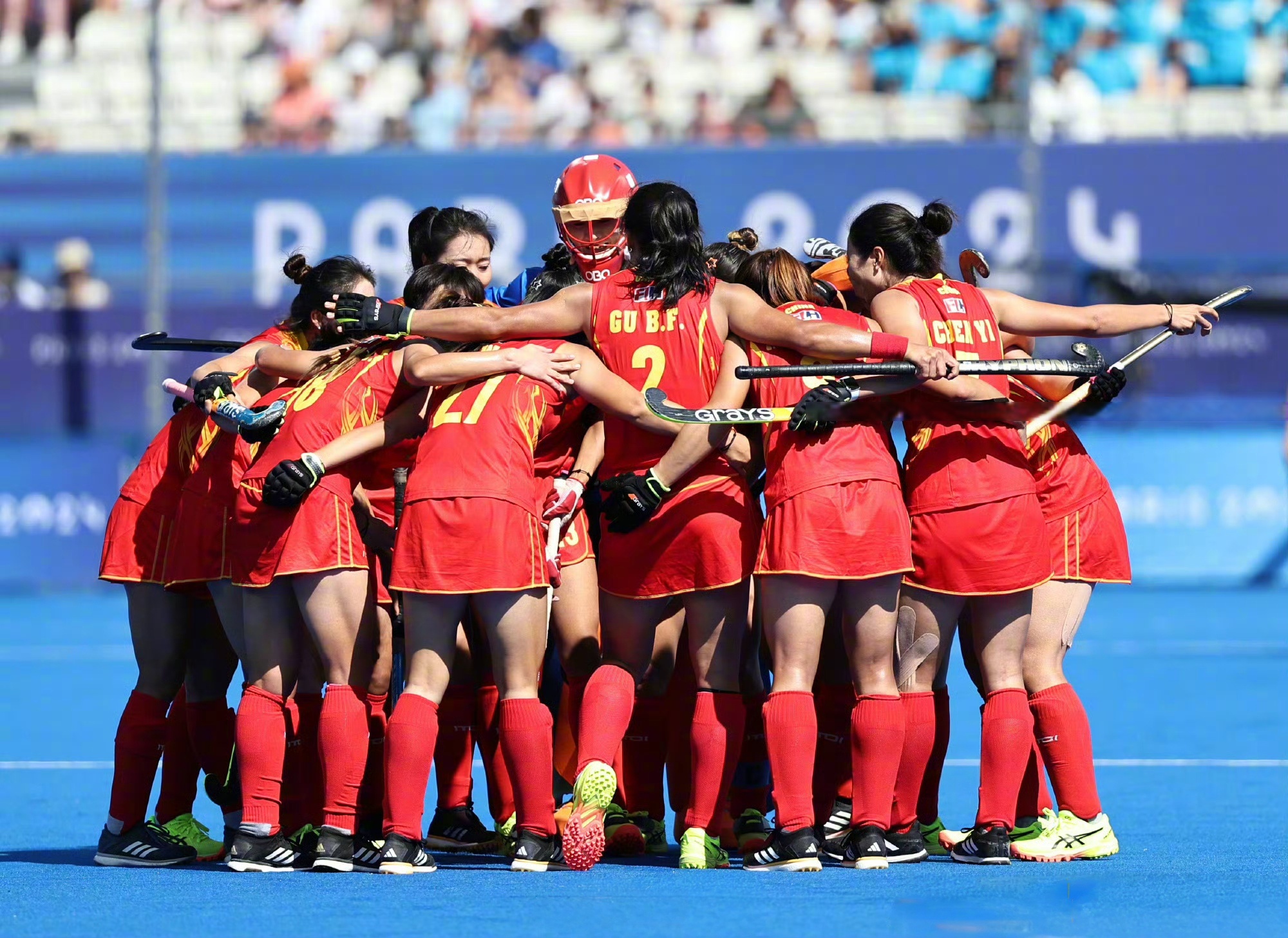 女子曲棍球精彩冠军争夺战，团队操练的简单介绍