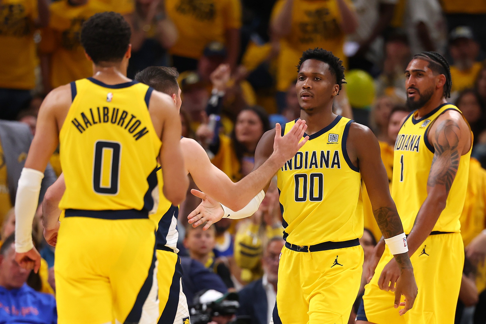 包含凯尔特人逆转勇士，西亚卡姆关键制胜的词条