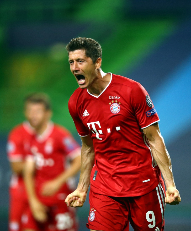 利物浦完胜国际米兰，莱万高光表现