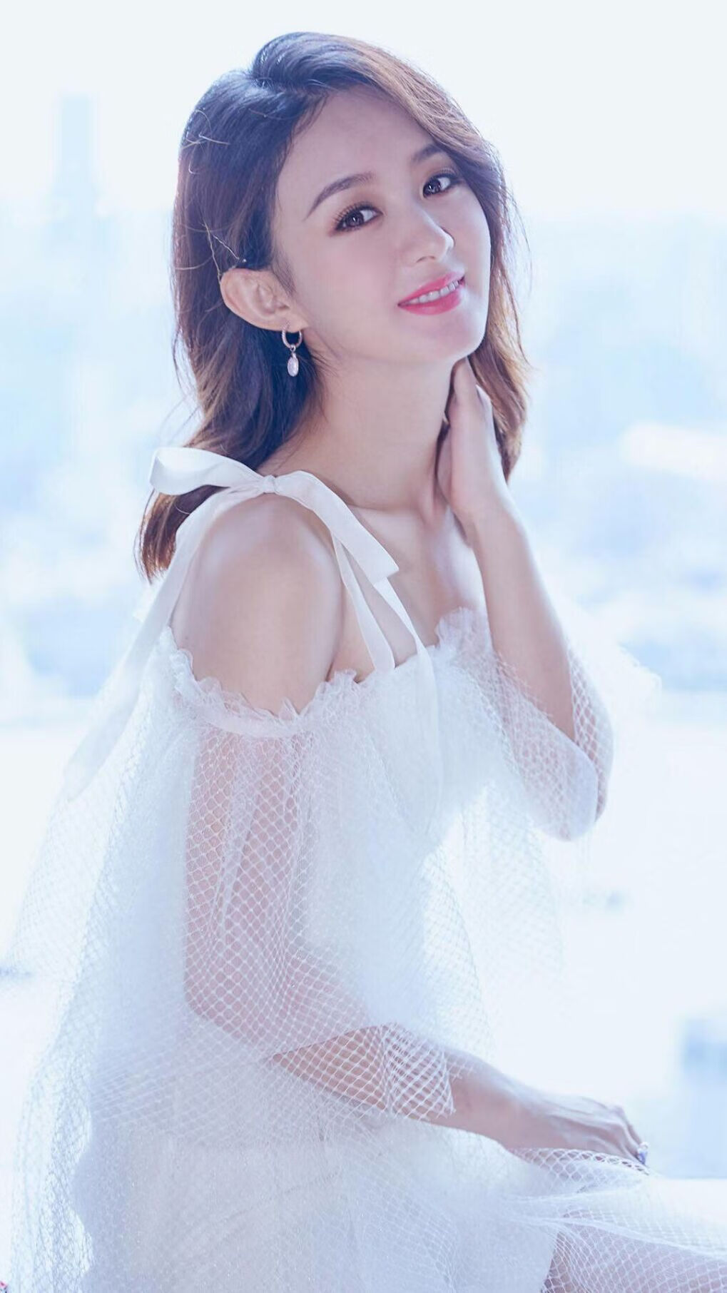 巨星对决，李刚仁的亚洲之光爆发，奥地利逆袭登顶争冠战，多特蒙德梦碎赛场